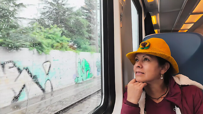 Un Treno Caldo Con Una Coppia Europea Calda