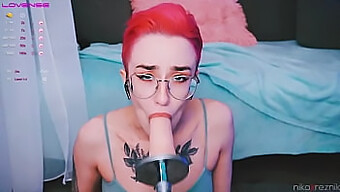 Očarujúca Divoška Si Užíva Orálny Sex S Fuckmachine.