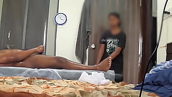 Uma Massagem Com Um Final Feliz E Uma Vigorosa Punheta