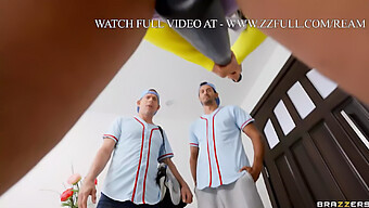 Summer Col És Mick Blue Sztárok Forró Baseball Témájú Leszbikus Videóban