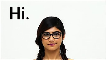 Mia Khalifa Kutsuu Sinut Tutkimaan Virheettömän Arabifysiikkani Intiimejä Yksityiskohtia